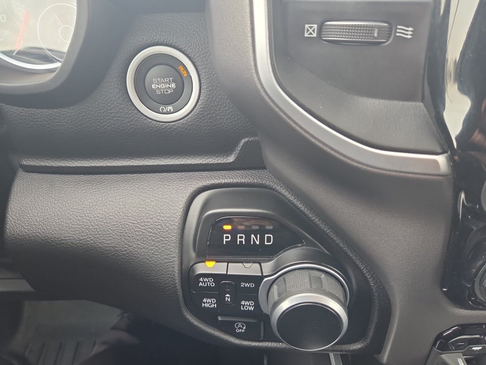 2022 RAM 1500 Big Horn Crew Cab 4x4 5'7" Box