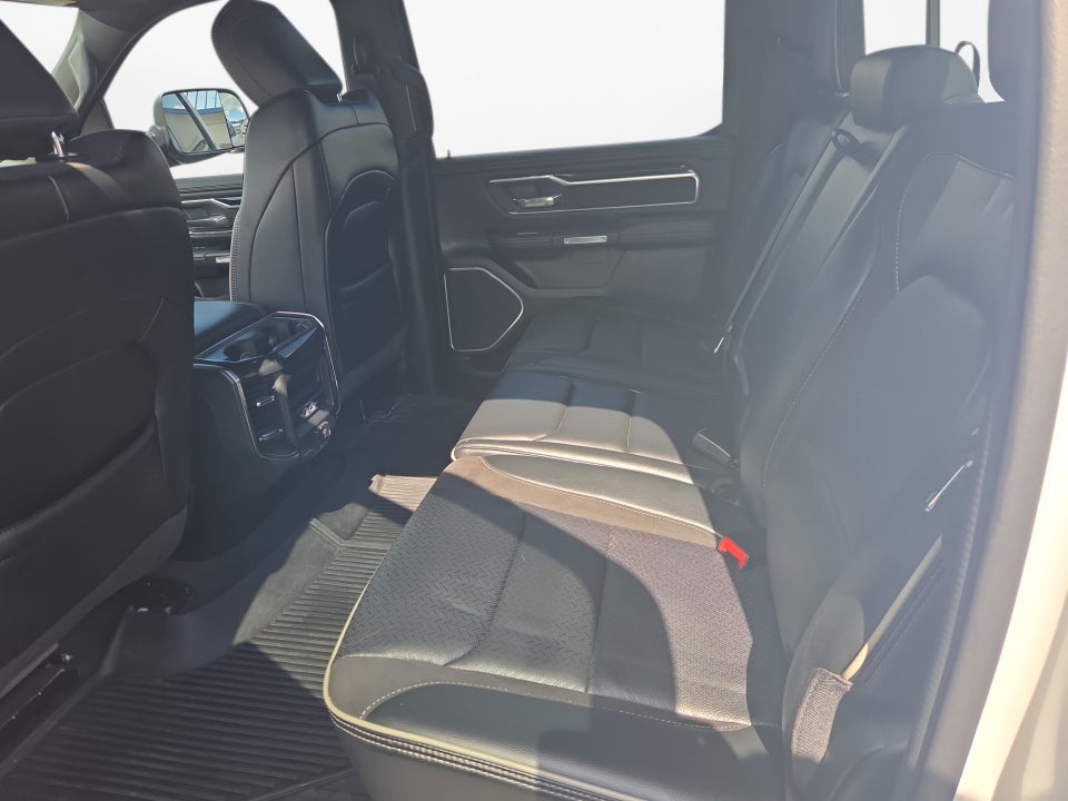 2022 RAM 1500 Laramie Crew Cab 4x4 5'7" Box
