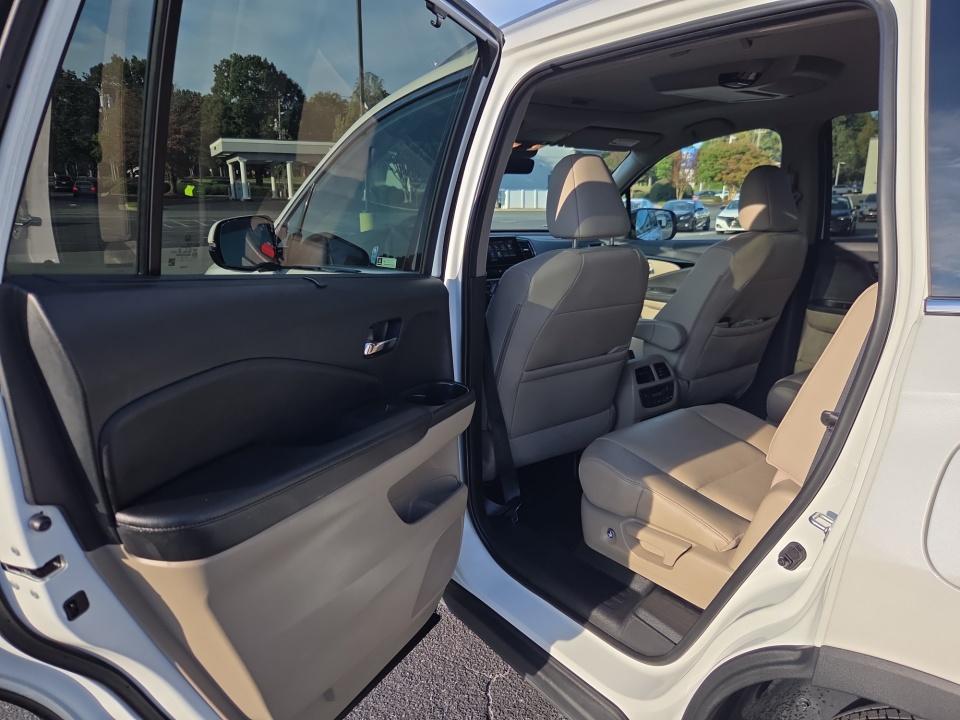 2022 Honda Pilot Touring 7-Passenger