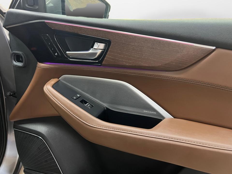 2025 Acura MDX w/Advance Package