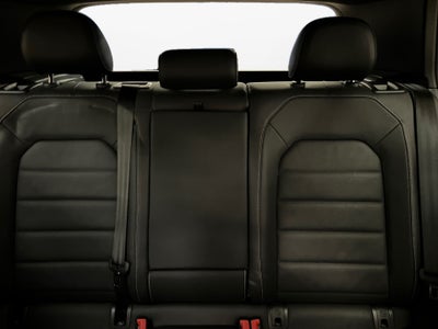 2017 Volkswagen Golf R 4-Door w/DCC & Navigation