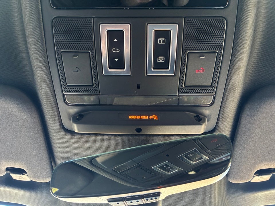 2023 Land Rover Defender 110 X-Dynamic SE
