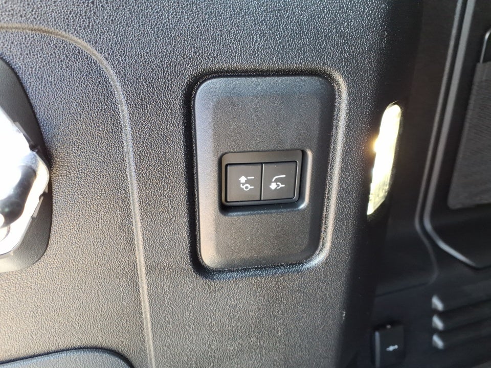 2024 Land Rover Defender 110 P400 S