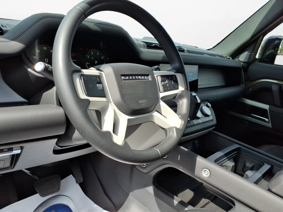 2024 Land Rover Defender 110 P400 S