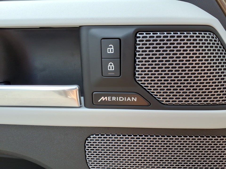 2024 Land Rover Defender 110 P400 S