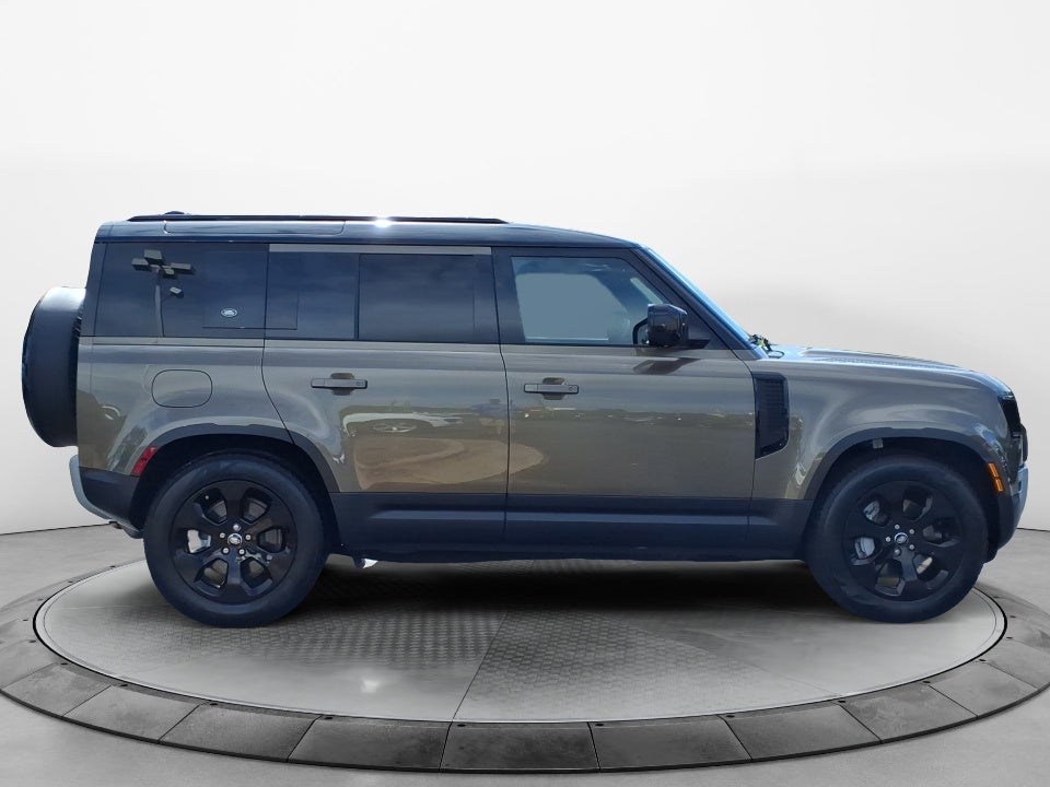 2024 Land Rover Defender 110 P400 S