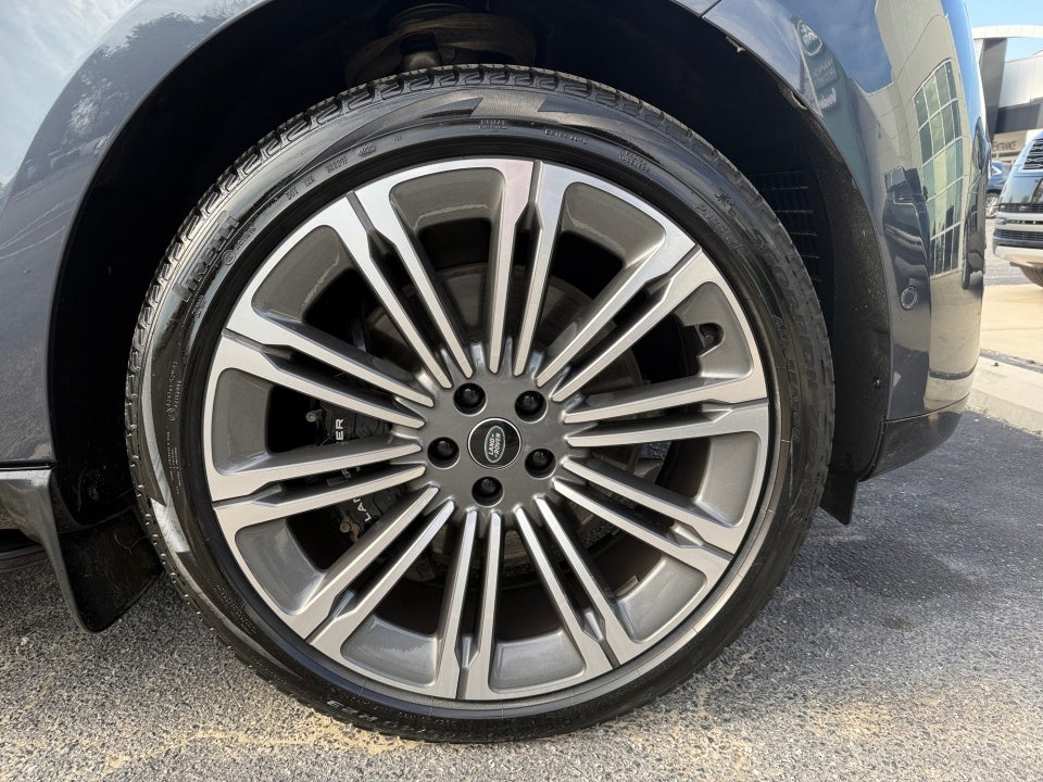 2024 Land Rover Range Rover P530 SE