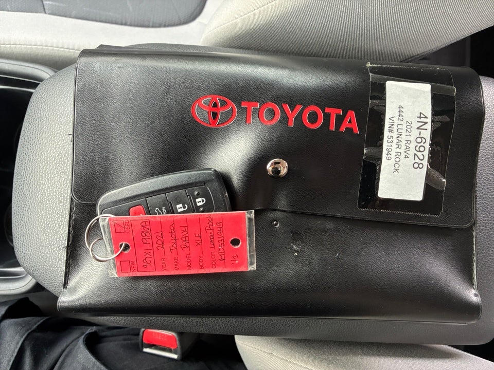 2021 Toyota RAV4 XLE