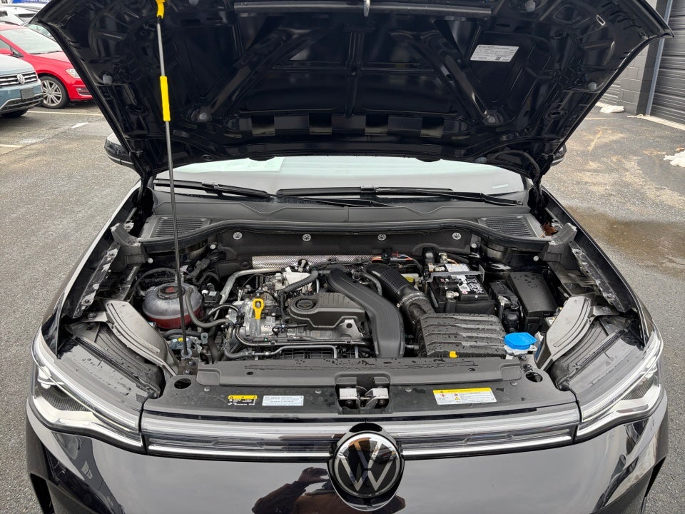 2025 Volkswagen Taos 1.5T SE Black