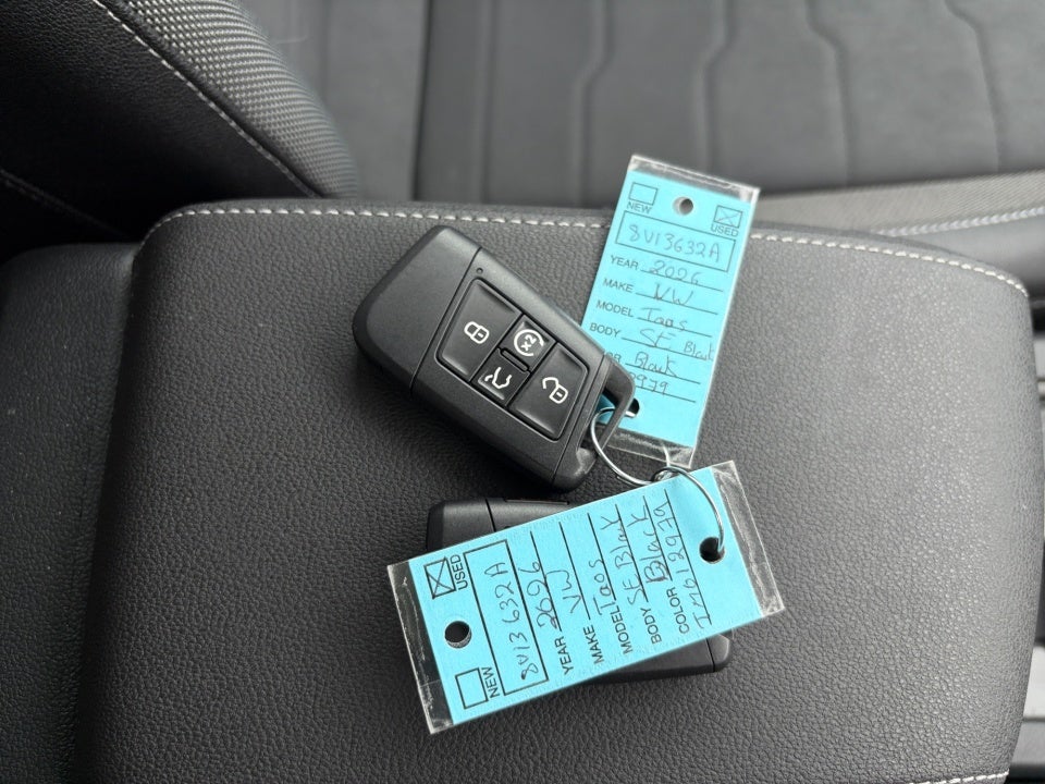 2026 Volkswagen Taos SE Black