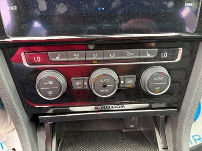 2019 Volkswagen Golf R 2.0T w/DCC & Navigation (M6)