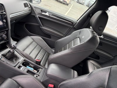 2019 Volkswagen Golf R 2.0T w/DCC & Navigation (M6)