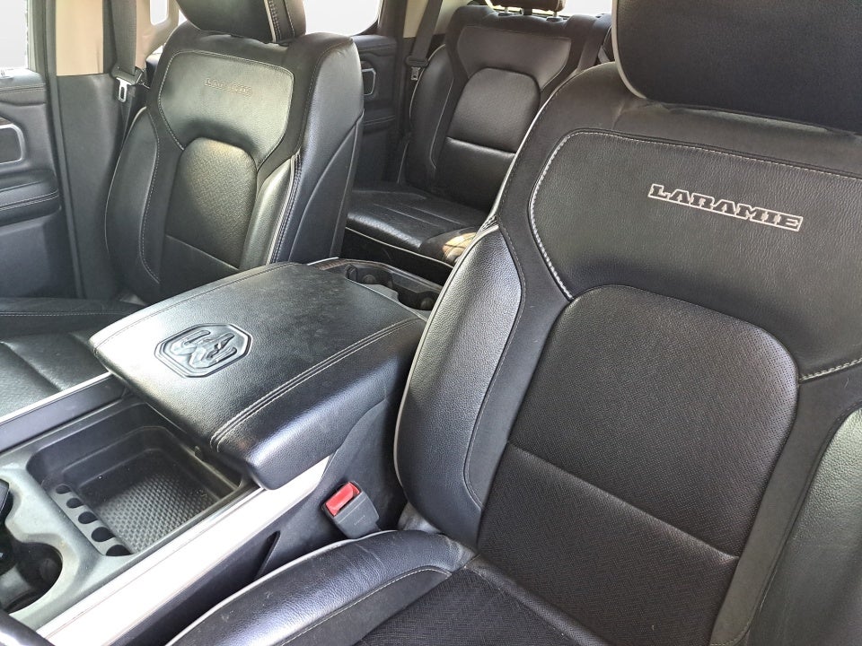 2020 RAM 1500 Laramie Crew Cab 4x4 5'7" Box