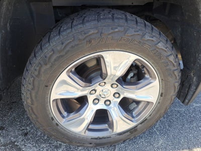 2020 RAM 1500 Laramie Crew Cab 4x4 5'7" Box