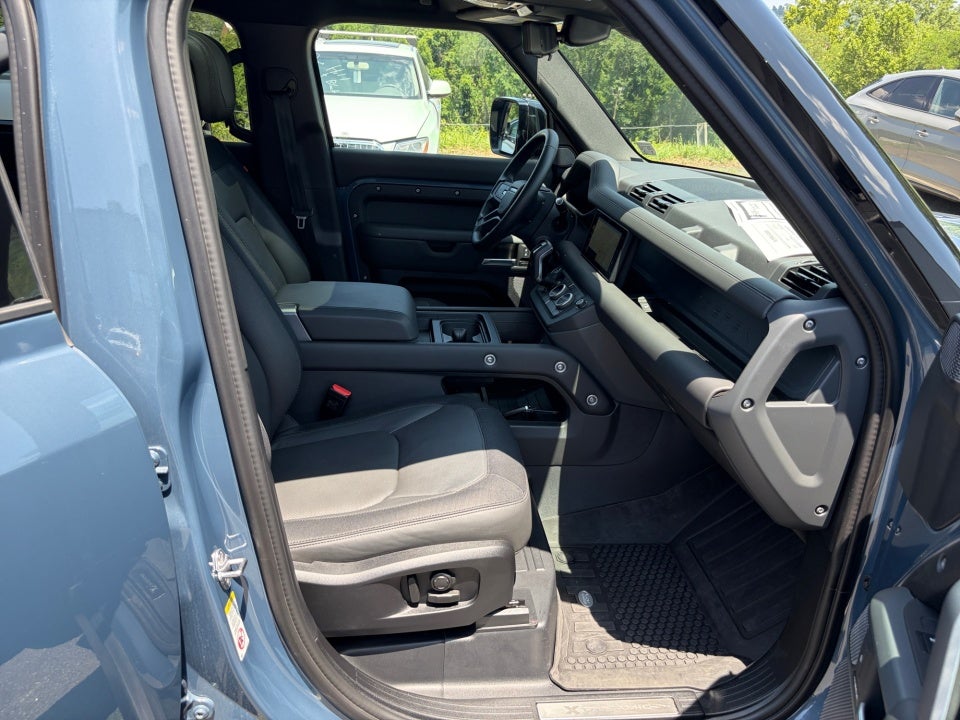2024 Land Rover Defender X-Dynamic SE