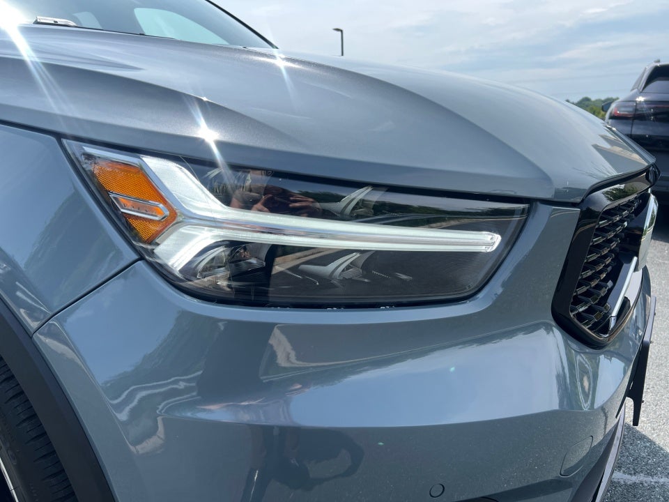 2021 Volvo XC40 R-Design
