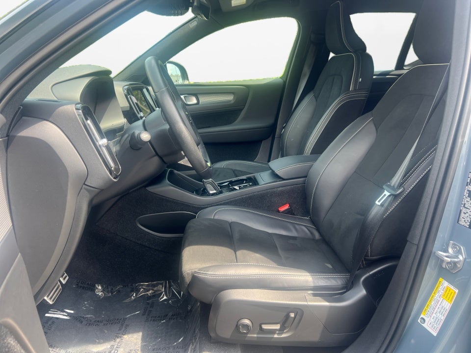 2021 Volvo XC40 R-Design