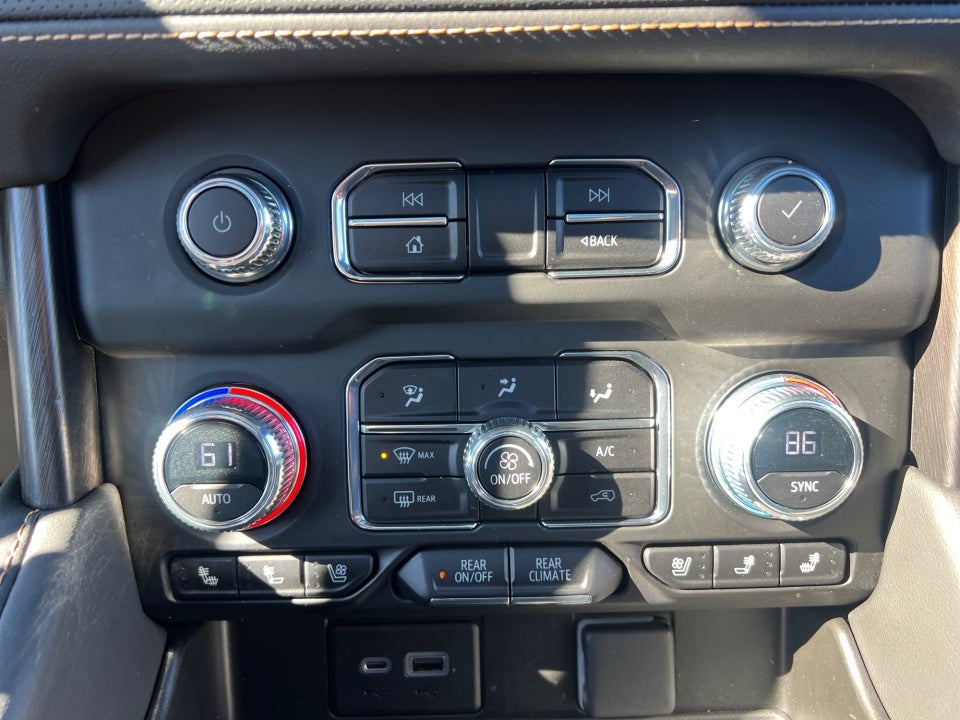 2023 GMC Yukon XL 4WD AT4