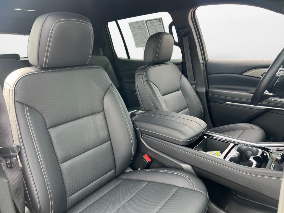 2025 Chevrolet Traverse FWD LT