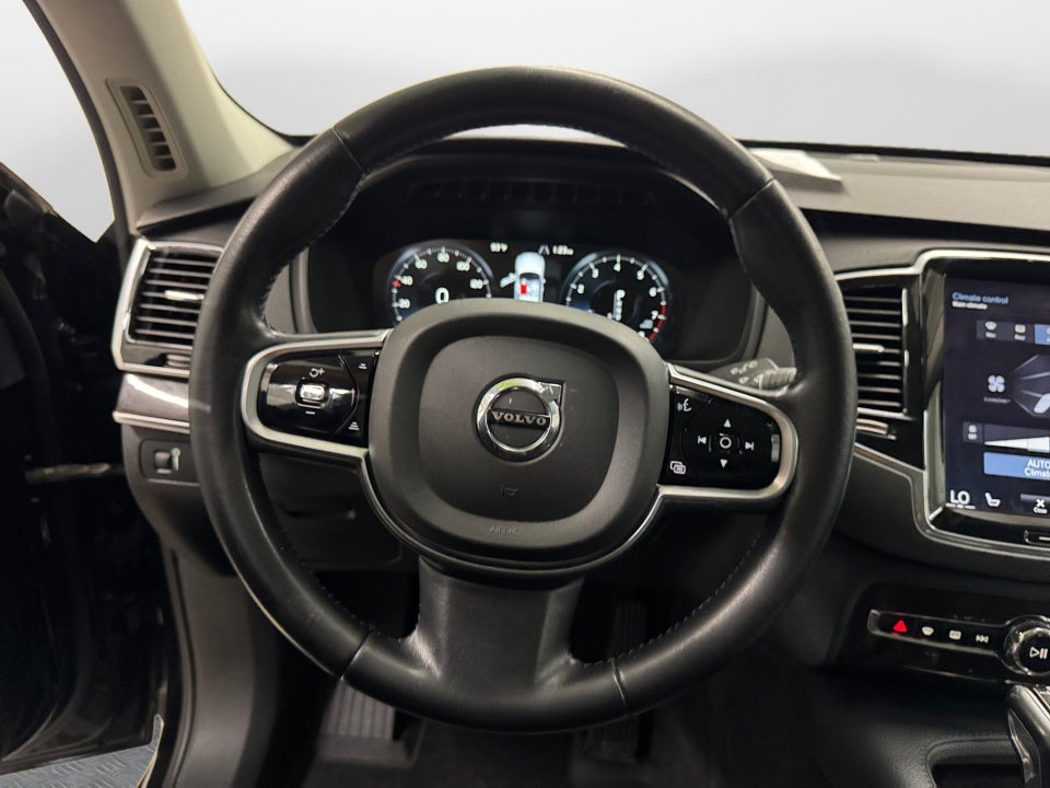 2017 Volvo XC90 T5 Momentum